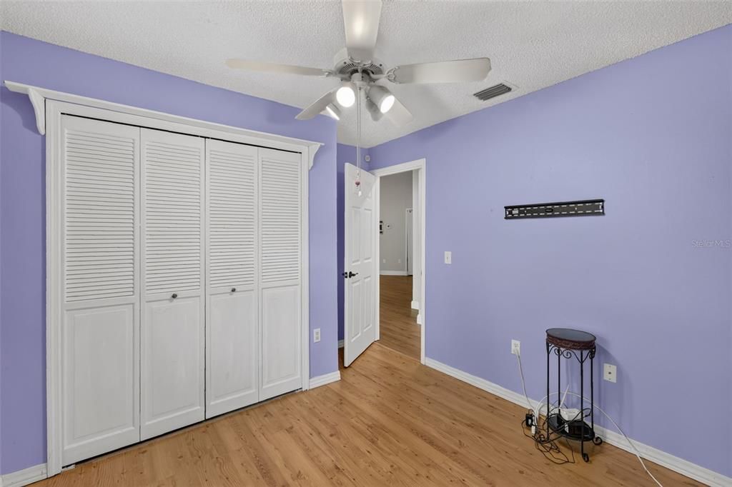 Active With Contract: $289,000 (3 beds, 2 baths, 1189 Square Feet)