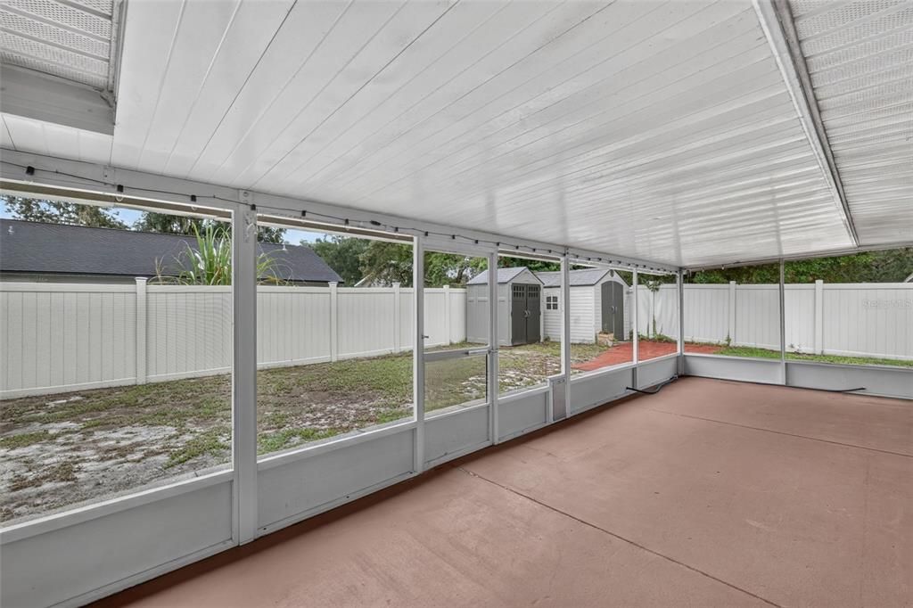 Active With Contract: $289,000 (3 beds, 2 baths, 1189 Square Feet)