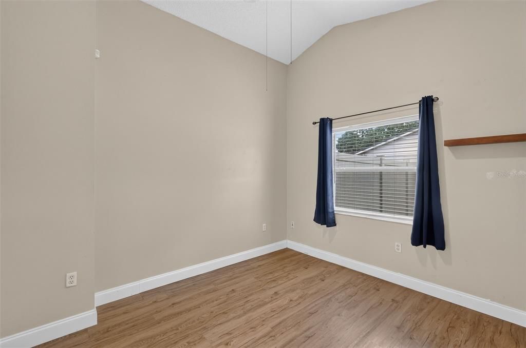Active With Contract: $289,000 (3 beds, 2 baths, 1189 Square Feet)