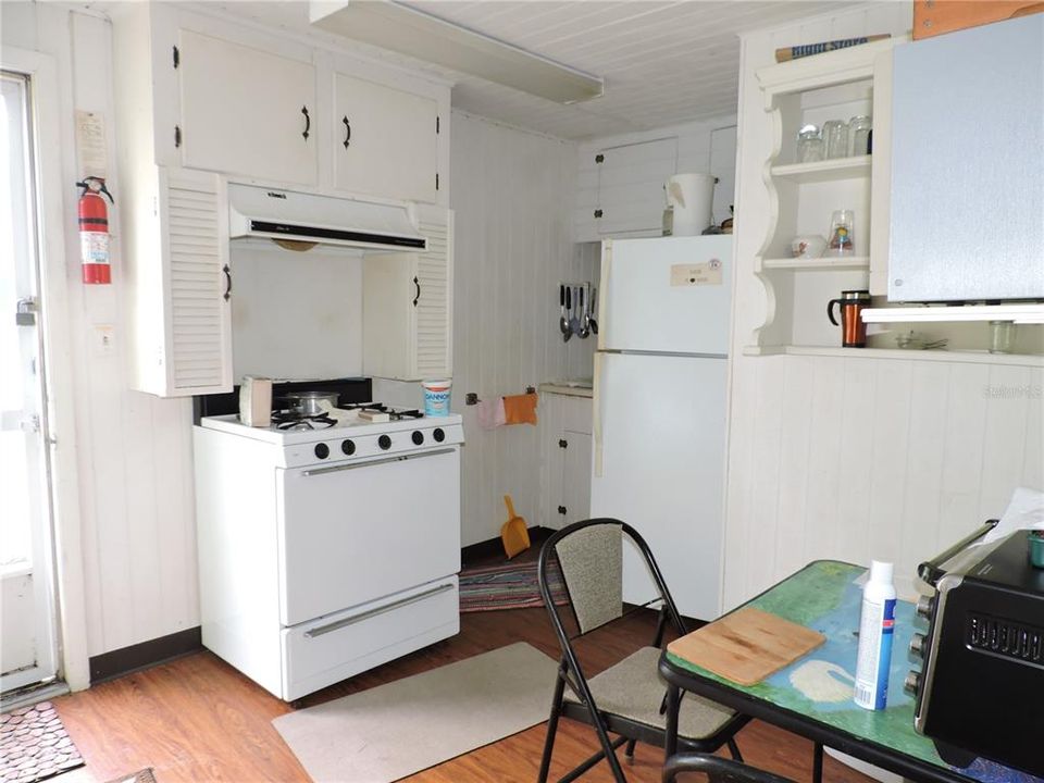 На продажу: $395,000 (2 спален, 3 ванн, 1438 Квадратных фут)