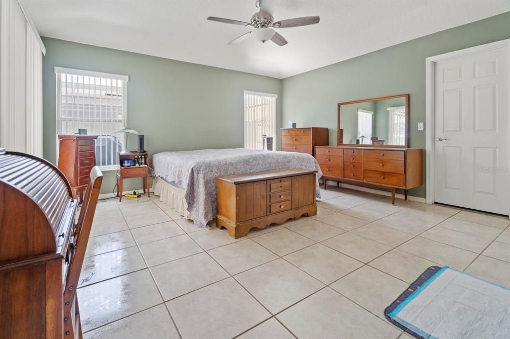 For Sale: $465,000 (4 beds, 2 baths, 2398 Square Feet)