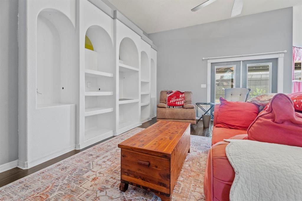 For Sale: $465,000 (4 beds, 2 baths, 2398 Square Feet)