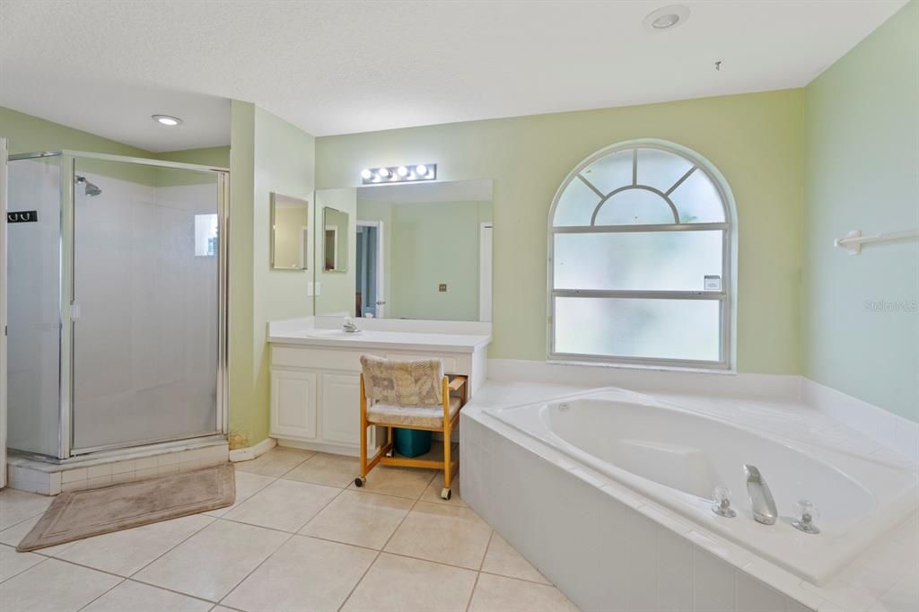 For Sale: $465,000 (4 beds, 2 baths, 2398 Square Feet)