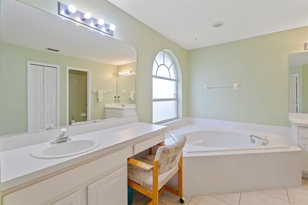 For Sale: $465,000 (4 beds, 2 baths, 2398 Square Feet)