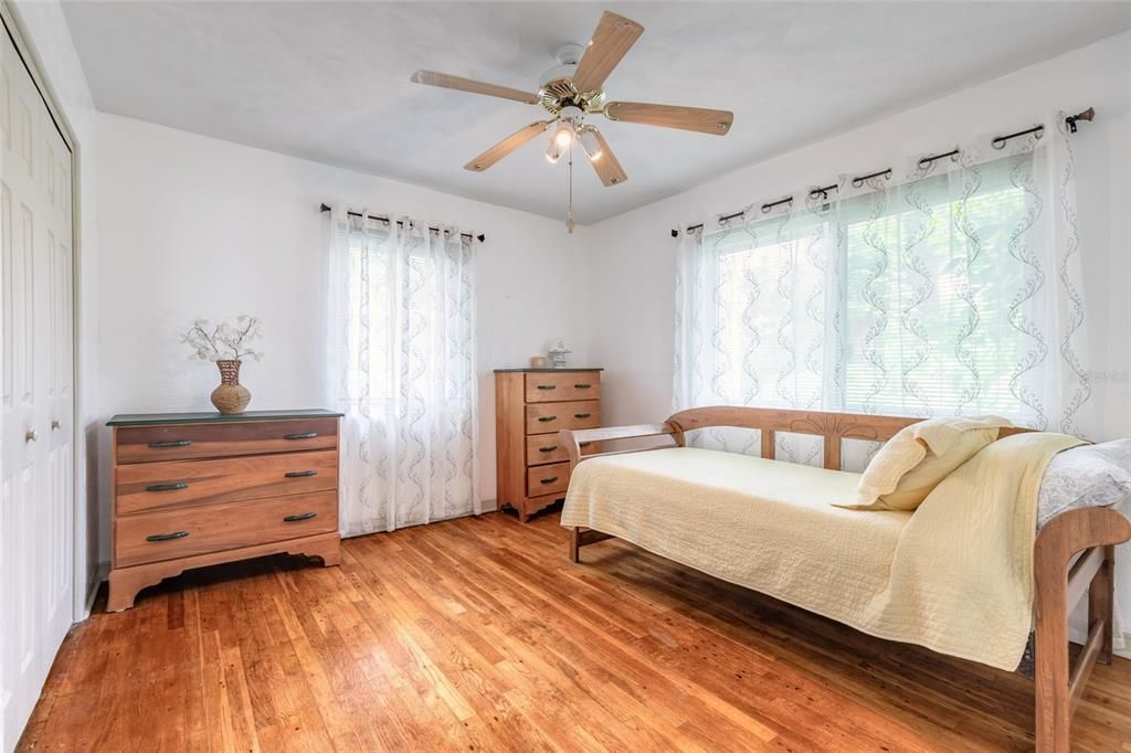 En Venta: $230,000 (2 camas, 1 baños, 891 Pies cuadrados)
