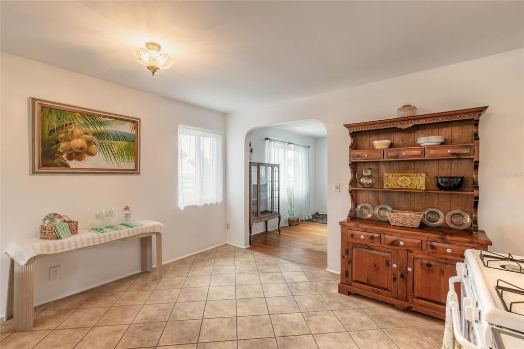 En Venta: $230,000 (2 camas, 1 baños, 891 Pies cuadrados)