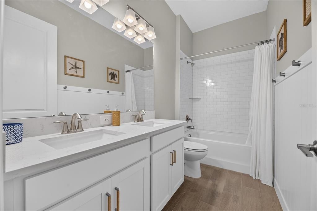 For Sale: $500,000 (3 beds, 2 baths, 2363 Square Feet)
