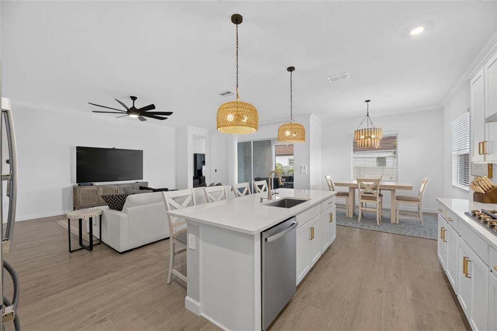 For Sale: $500,000 (3 beds, 2 baths, 2363 Square Feet)