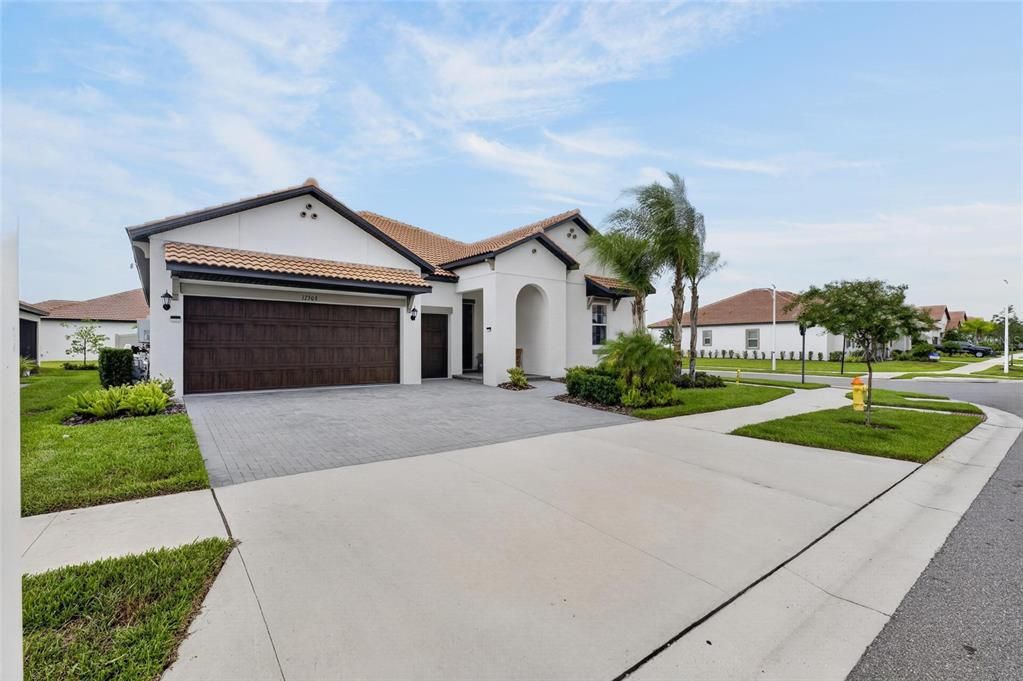 For Sale: $500,000 (3 beds, 2 baths, 2363 Square Feet)
