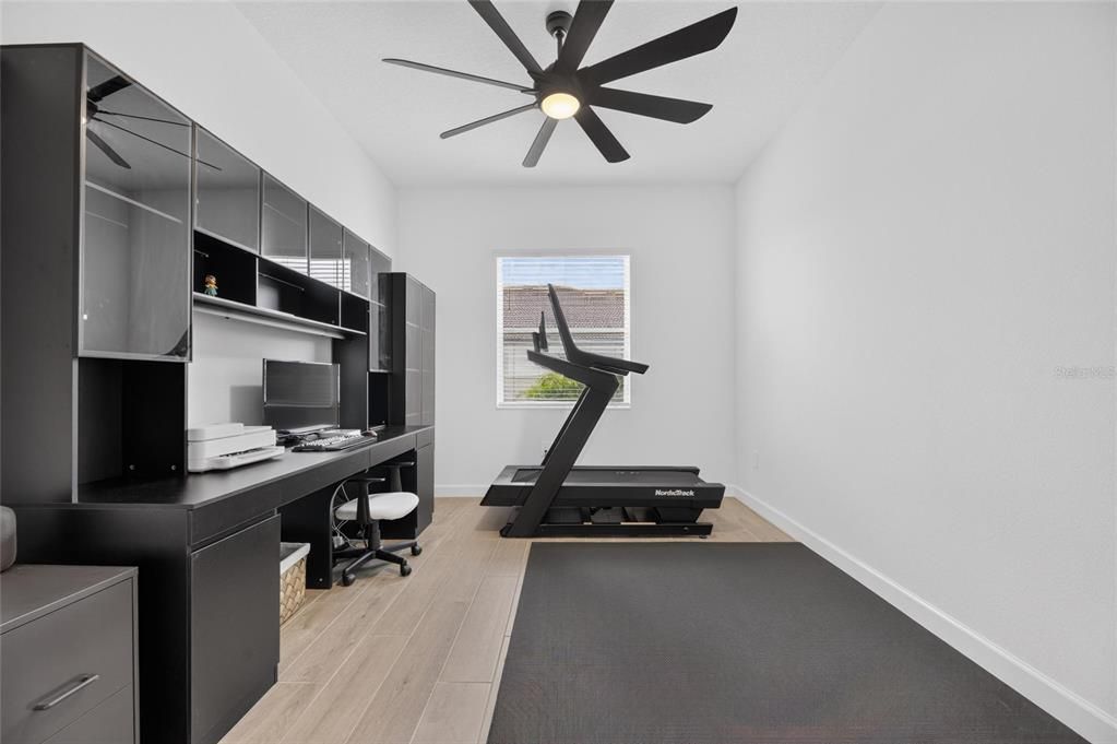 For Sale: $500,000 (3 beds, 2 baths, 2363 Square Feet)