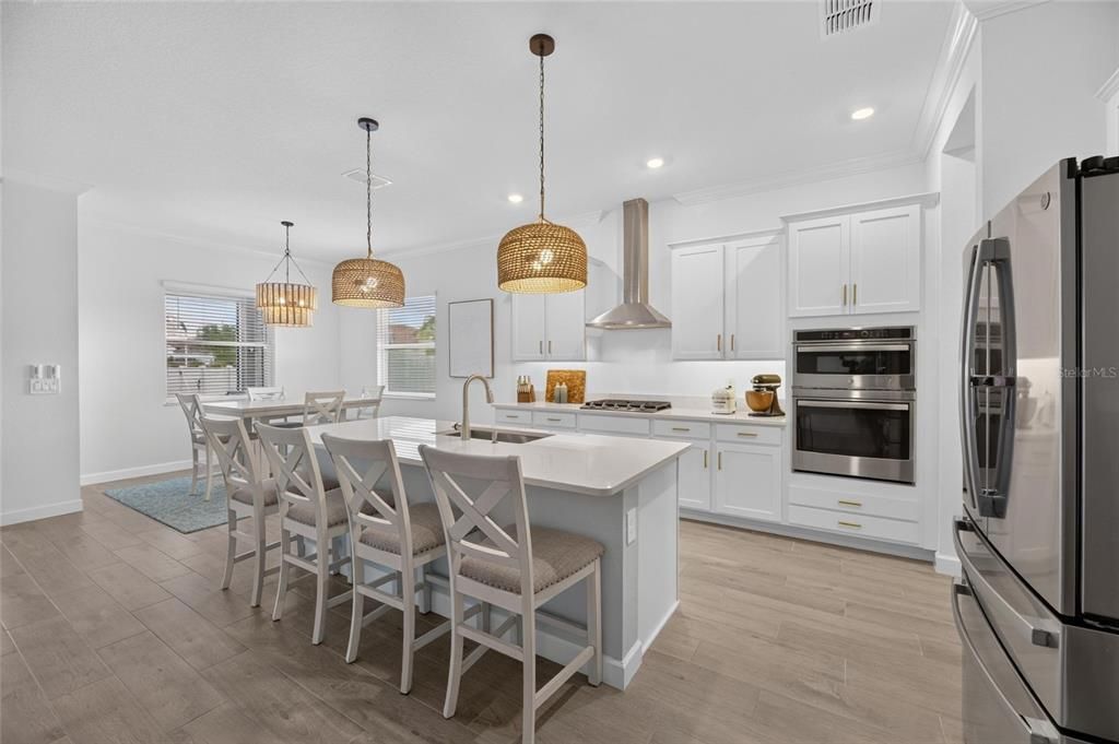 For Sale: $500,000 (3 beds, 2 baths, 2363 Square Feet)