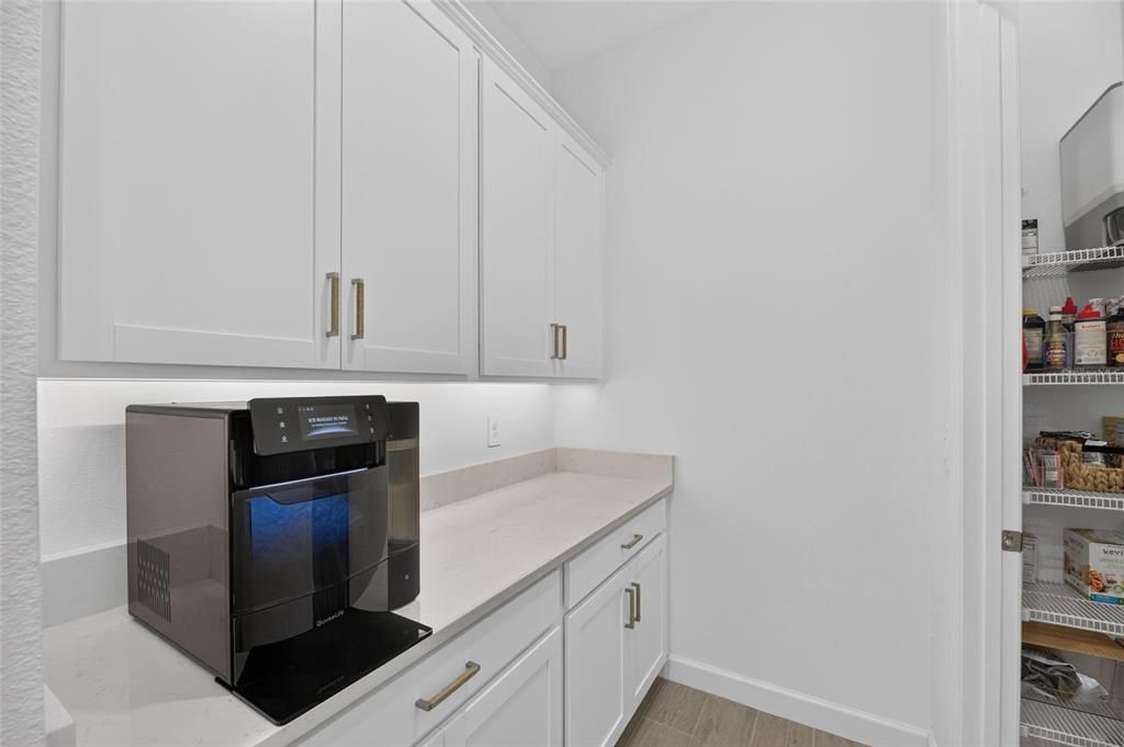 For Sale: $500,000 (3 beds, 2 baths, 2363 Square Feet)