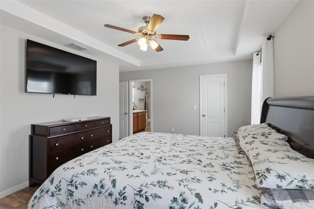 For Sale: $459,000 (4 beds, 2 baths, 2376 Square Feet)
