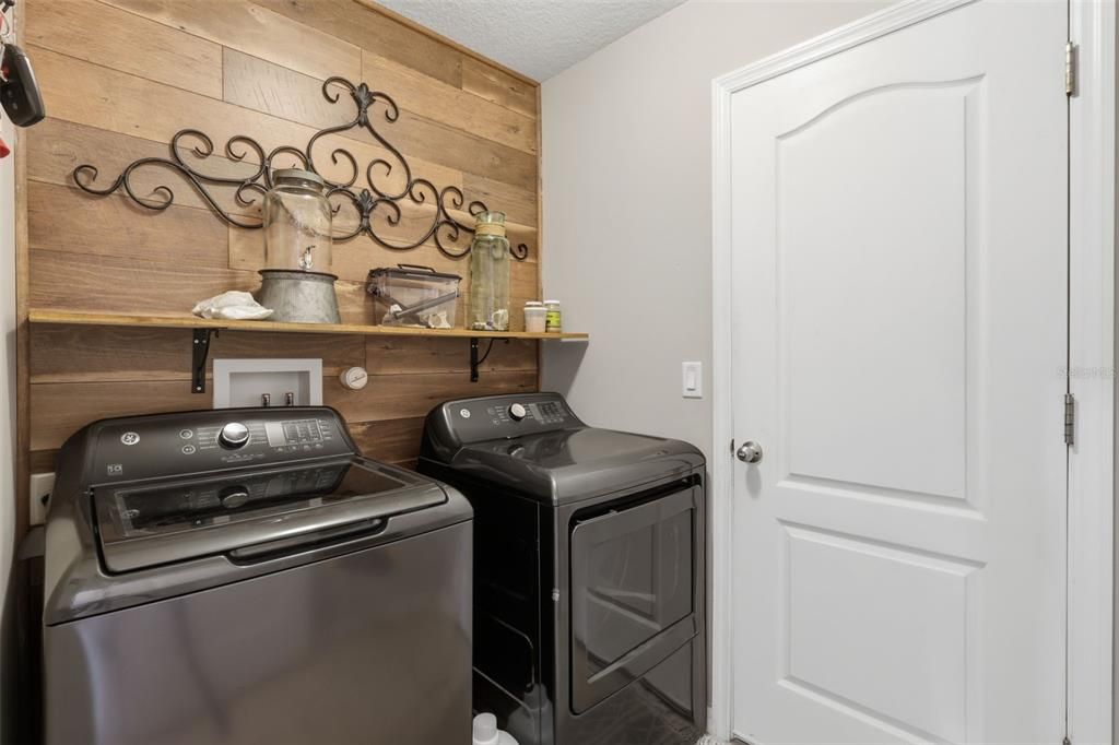 For Sale: $459,000 (4 beds, 2 baths, 2376 Square Feet)