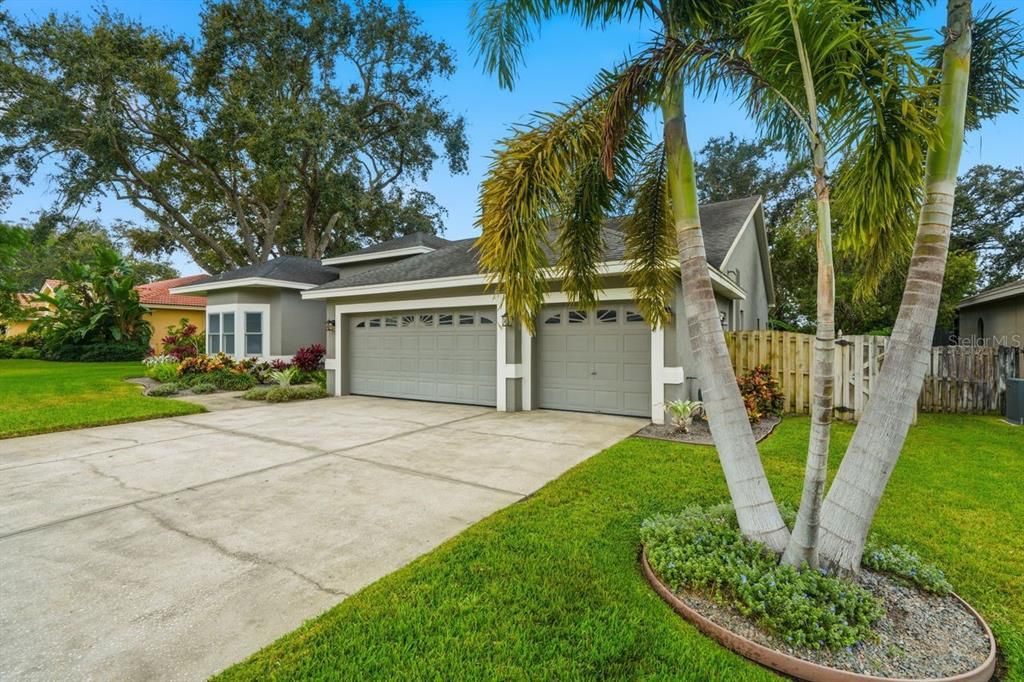 For Sale: $1,400,000 (3 beds, 3 baths, 2856 Square Feet)