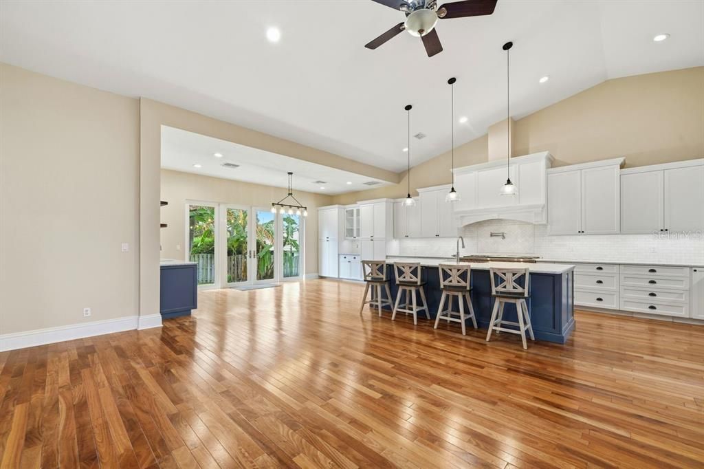 For Sale: $1,400,000 (3 beds, 3 baths, 2856 Square Feet)