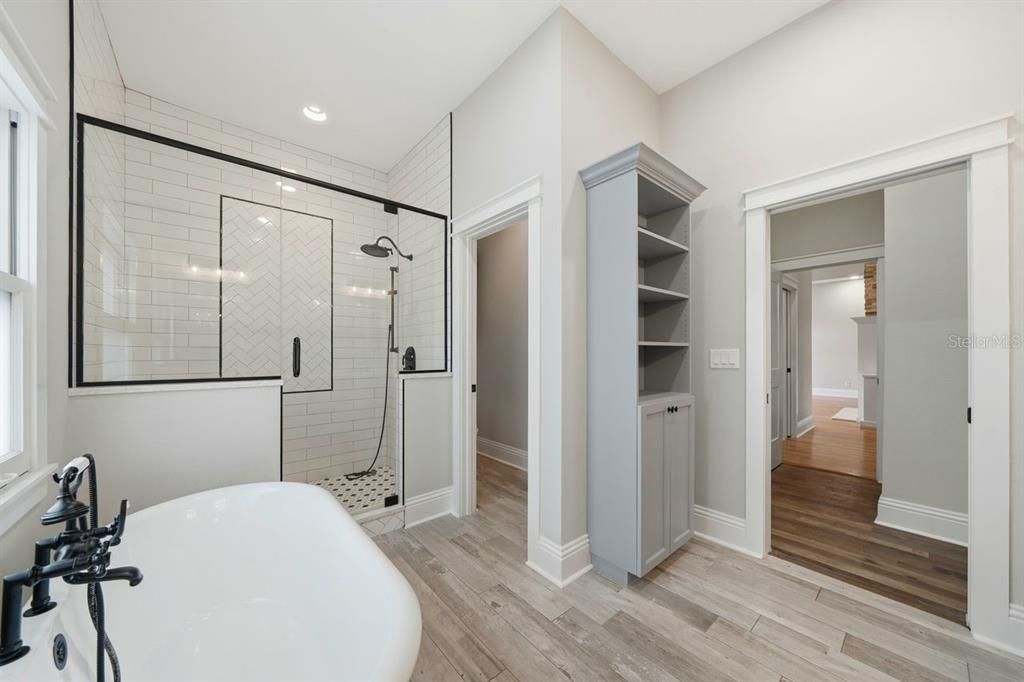 For Sale: $1,400,000 (3 beds, 3 baths, 2856 Square Feet)
