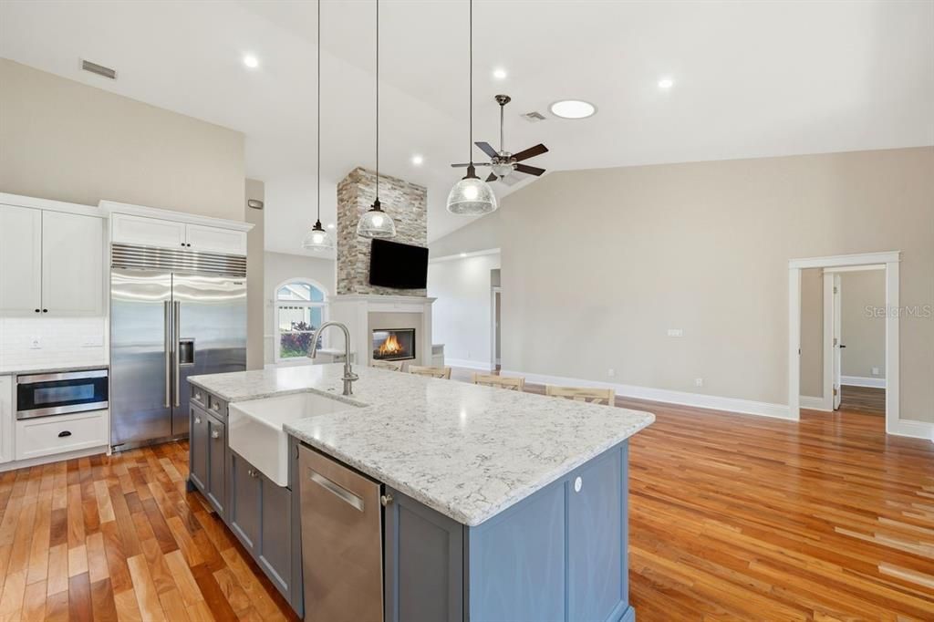 For Sale: $1,400,000 (3 beds, 3 baths, 2856 Square Feet)