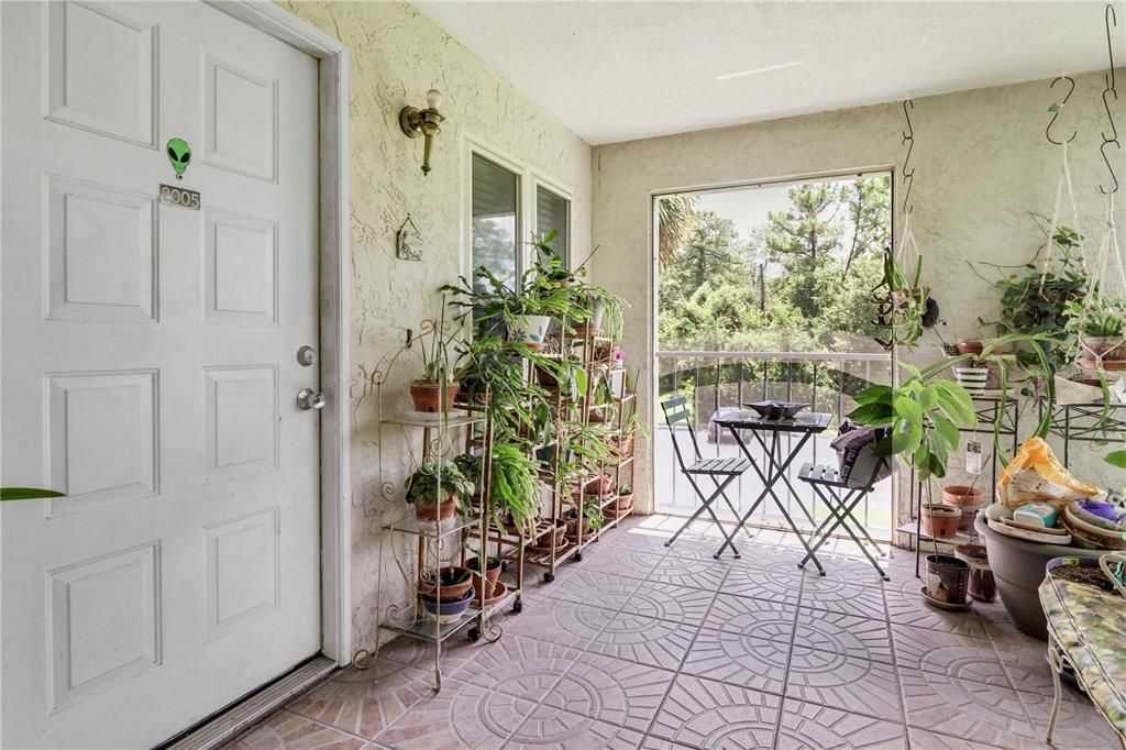 For Sale: $135,000 (2 beds, 2 baths, 912 Square Feet)