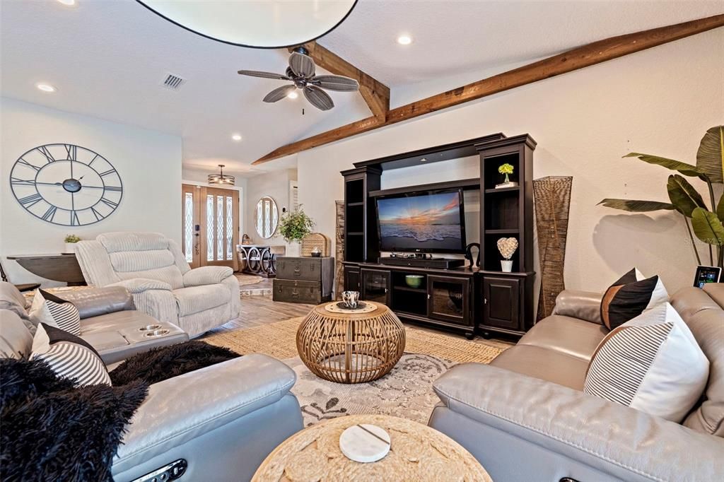 For Sale: $599,900 (4 beds, 3 baths, 1667 Square Feet)