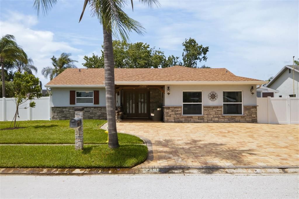 For Sale: $599,900 (4 beds, 3 baths, 1667 Square Feet)