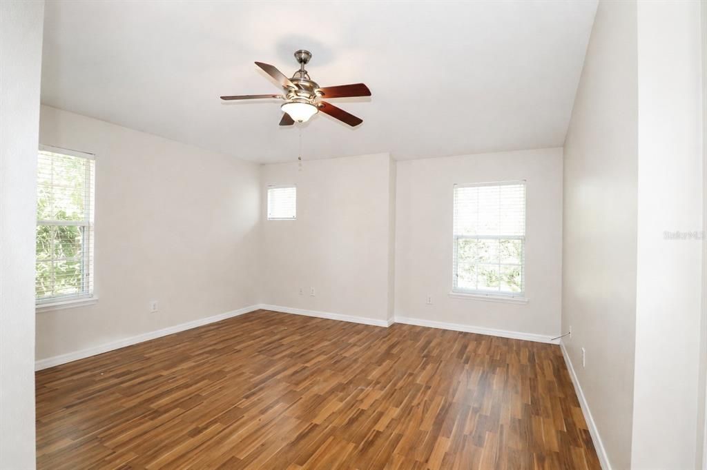 For Rent: $2,150 (3 beds, 2 baths, 1740 Square Feet)