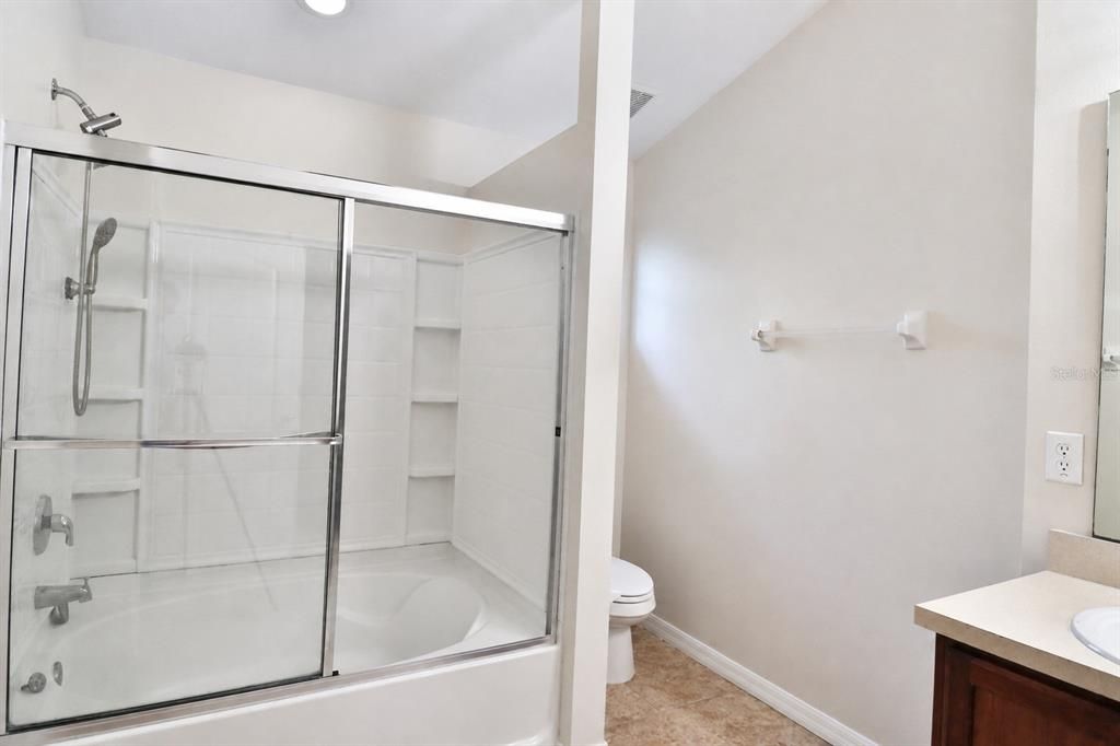 For Rent: $2,150 (3 beds, 2 baths, 1740 Square Feet)
