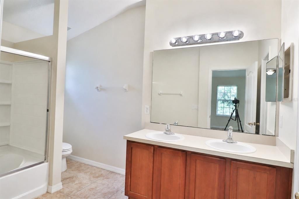 For Rent: $2,150 (3 beds, 2 baths, 1740 Square Feet)