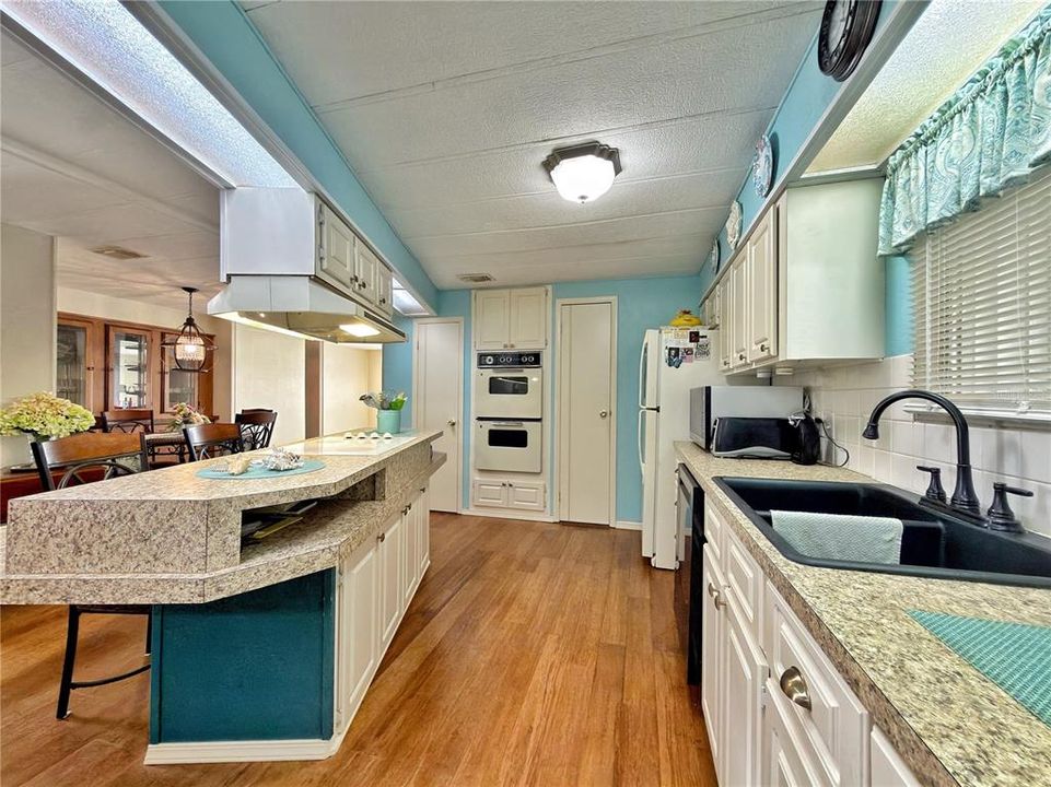For Sale: $172,500 (2 beds, 2 baths, 1288 Square Feet)