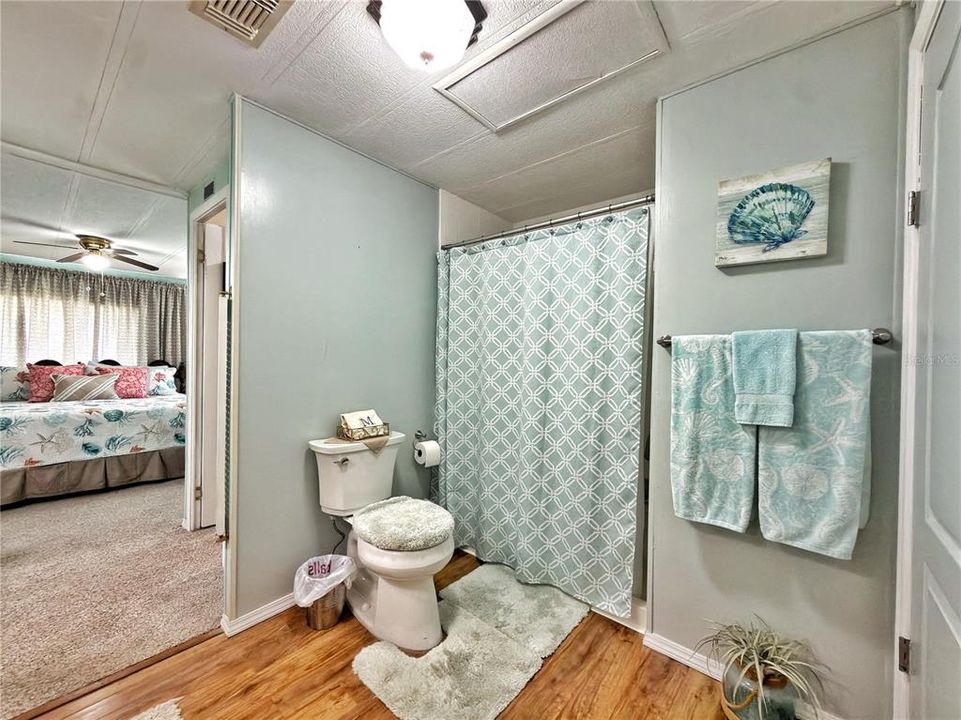 For Sale: $172,500 (2 beds, 2 baths, 1288 Square Feet)