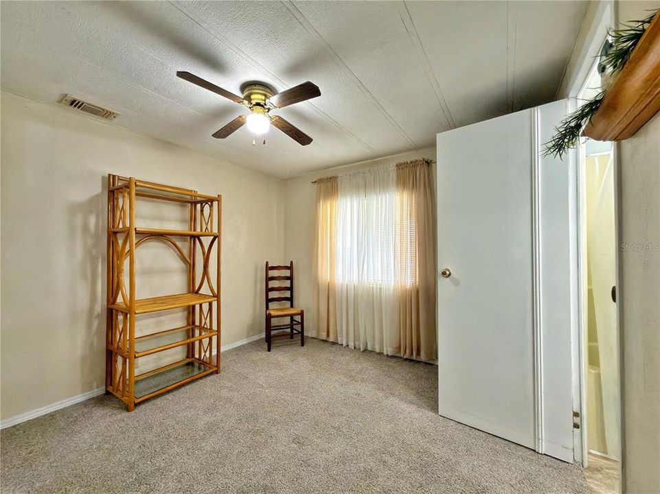 For Sale: $172,500 (2 beds, 2 baths, 1288 Square Feet)
