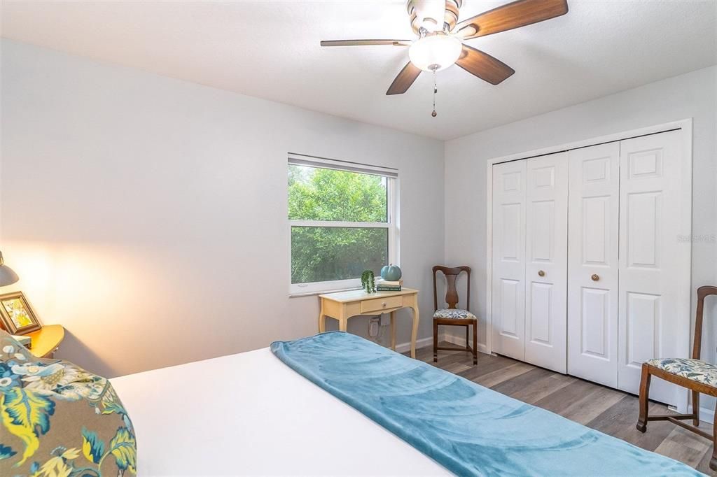For Sale: $319,000 (2 beds, 2 baths, 999 Square Feet)