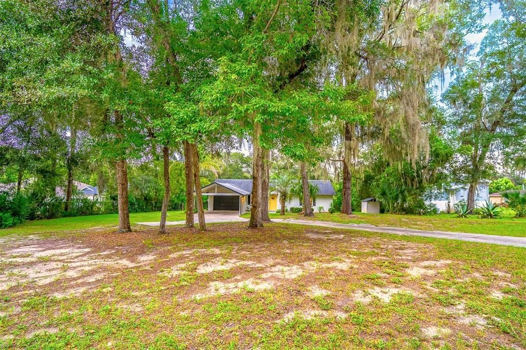 For Sale: $319,000 (2 beds, 2 baths, 999 Square Feet)