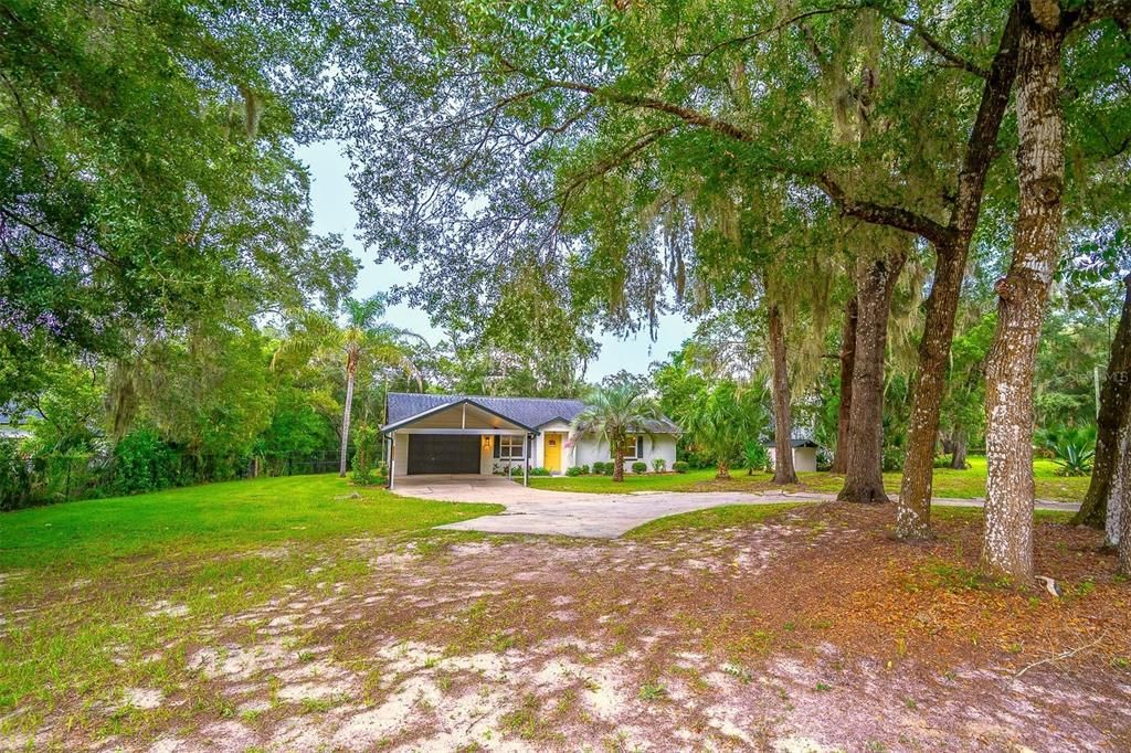 For Sale: $319,000 (2 beds, 2 baths, 999 Square Feet)