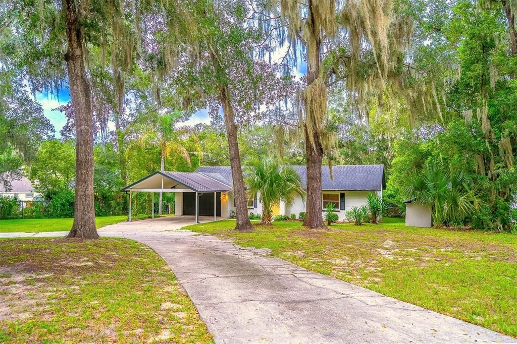 For Sale: $319,000 (2 beds, 2 baths, 999 Square Feet)