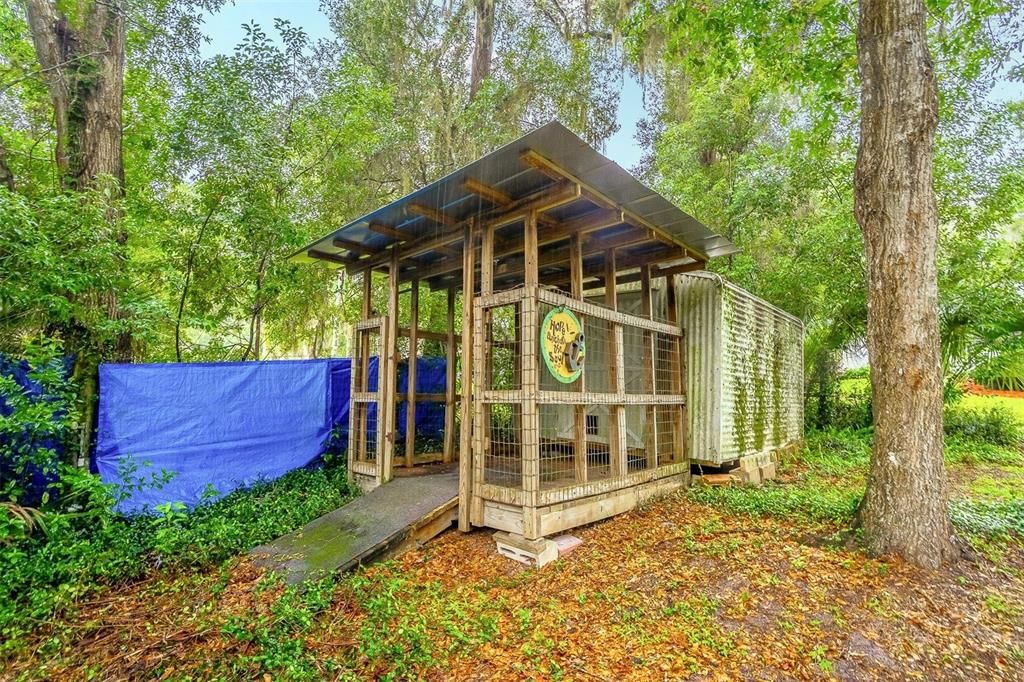 For Sale: $319,000 (2 beds, 2 baths, 999 Square Feet)