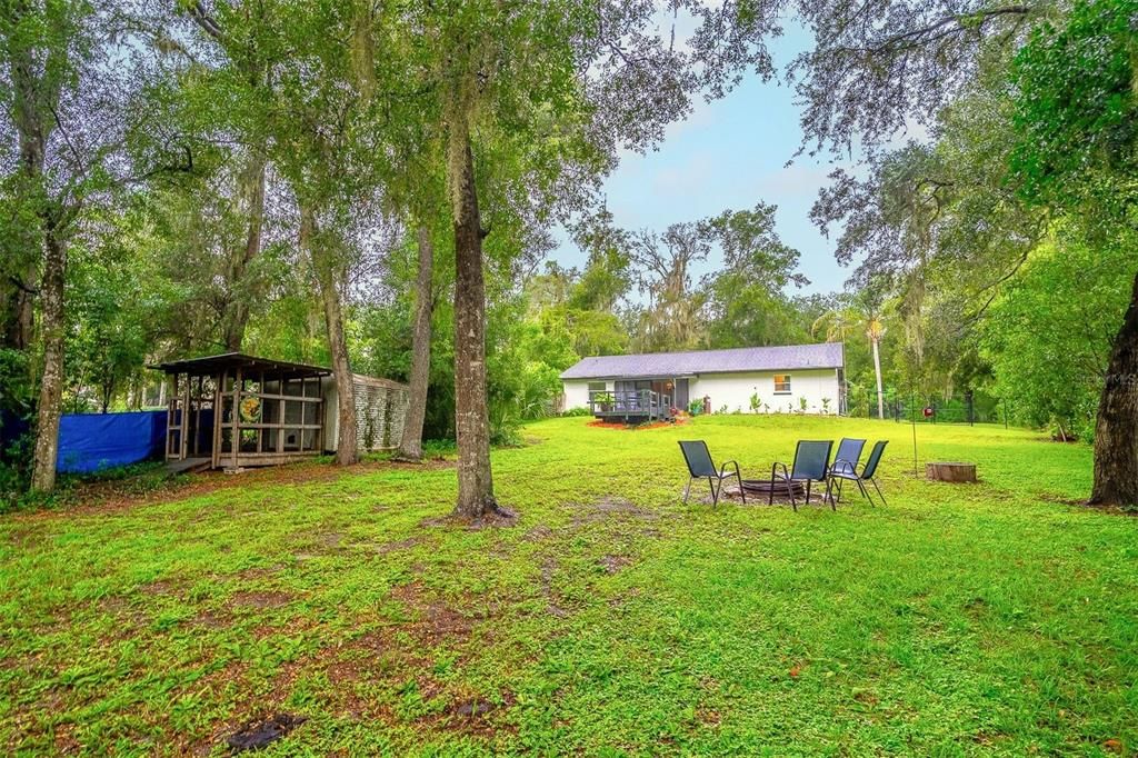 For Sale: $319,000 (2 beds, 2 baths, 999 Square Feet)