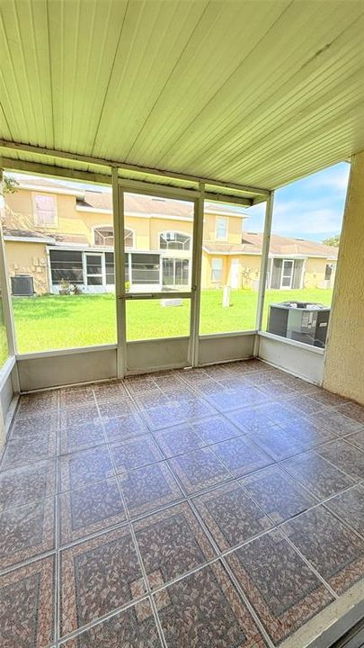 В аренду: $1,800 (2 спален, 2 ванн, 902 Квадратных фут)