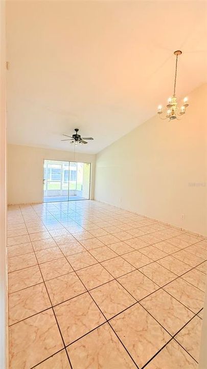 В аренду: $1,800 (2 спален, 2 ванн, 902 Квадратных фут)