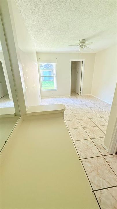 В аренду: $1,800 (2 спален, 2 ванн, 902 Квадратных фут)