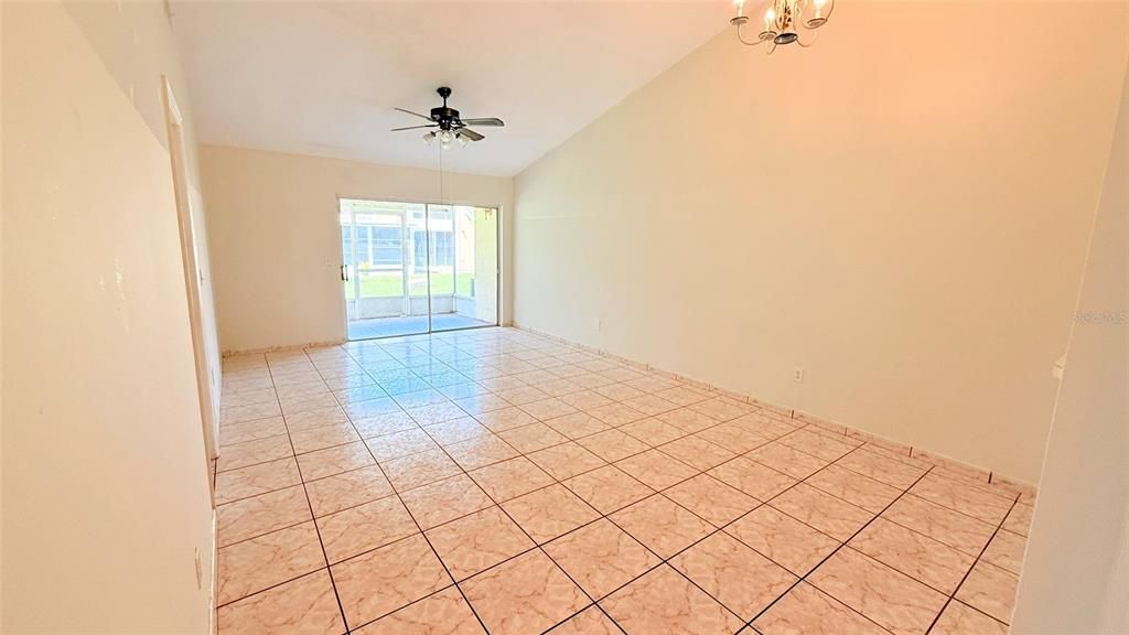 В аренду: $1,800 (2 спален, 2 ванн, 902 Квадратных фут)