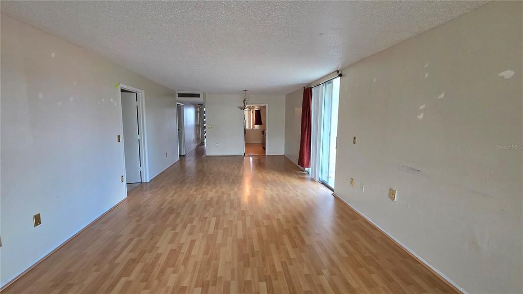 En Venta: $129,900 (2 camas, 2 baños, 1200 Pies cuadrados)