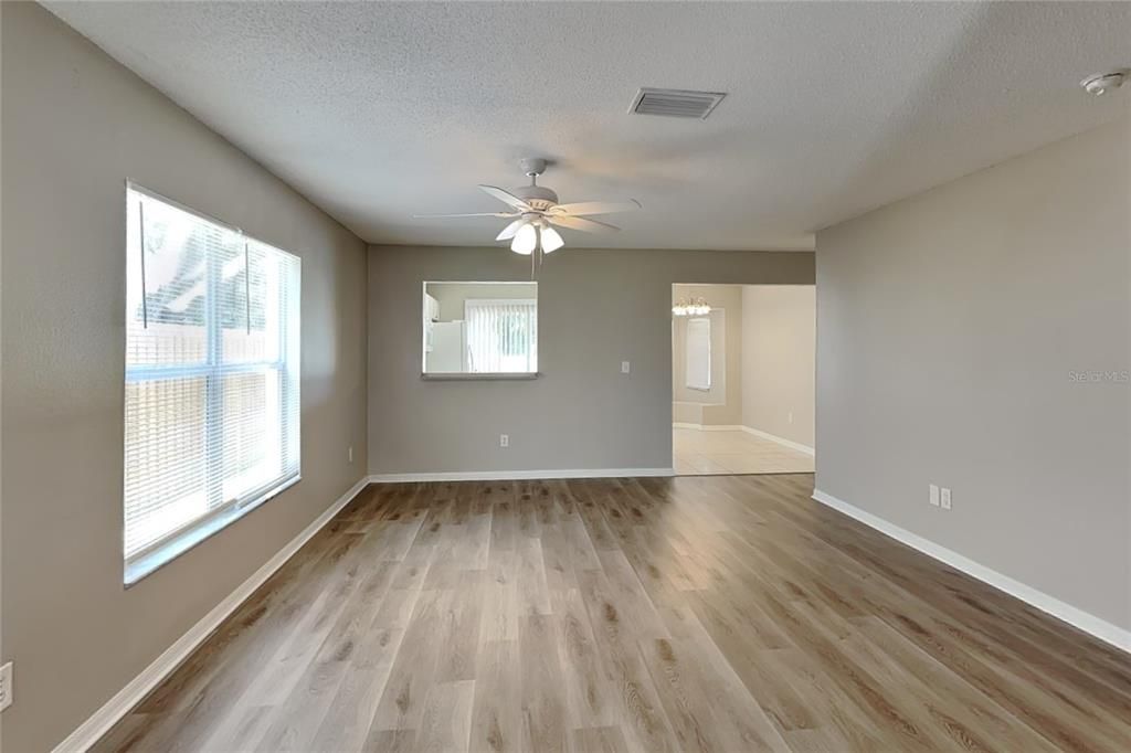 For Rent: $2,059 (4 beds, 2 baths, 1504 Square Feet)