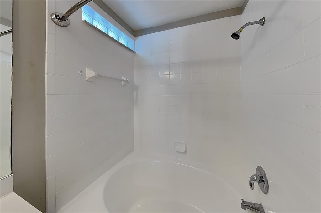 For Rent: $2,059 (4 beds, 2 baths, 1504 Square Feet)