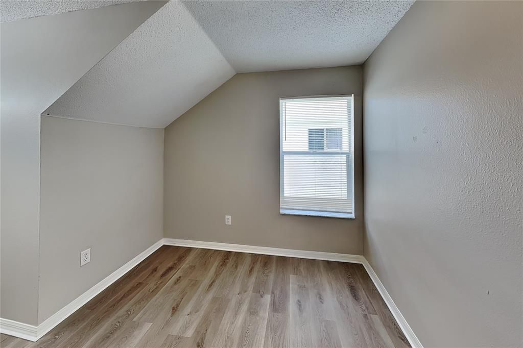 For Rent: $2,059 (4 beds, 2 baths, 1504 Square Feet)