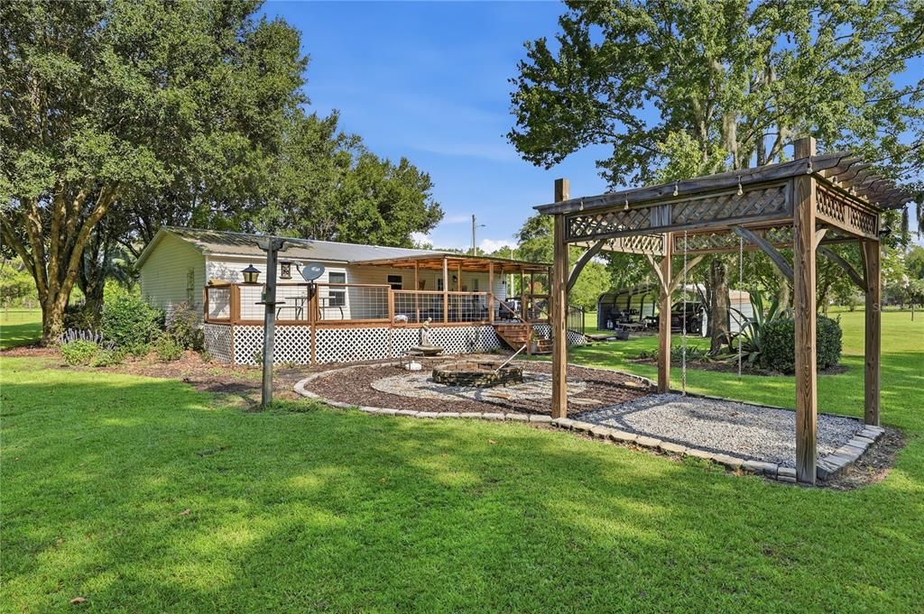 For Sale: $290,000 (3 beds, 2 baths, 1196 Square Feet)