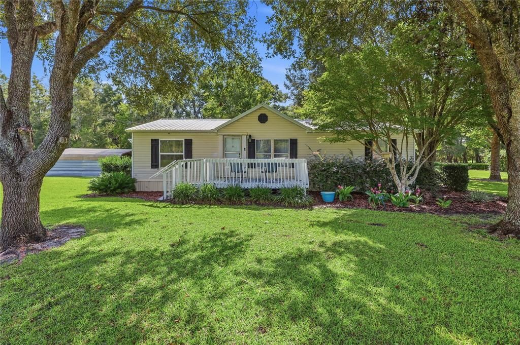 For Sale: $290,000 (3 beds, 2 baths, 1196 Square Feet)