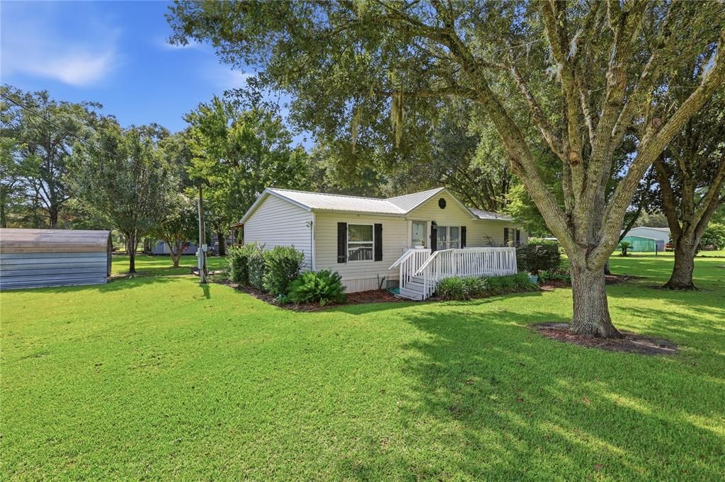 For Sale: $290,000 (3 beds, 2 baths, 1196 Square Feet)