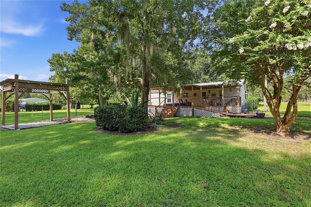 For Sale: $290,000 (3 beds, 2 baths, 1196 Square Feet)