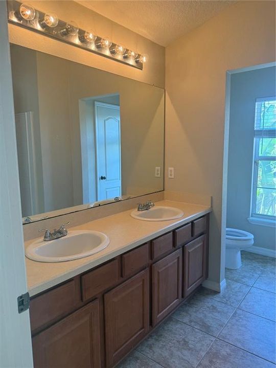For Sale: $250,000 (3 beds, 2 baths, 1609 Square Feet)